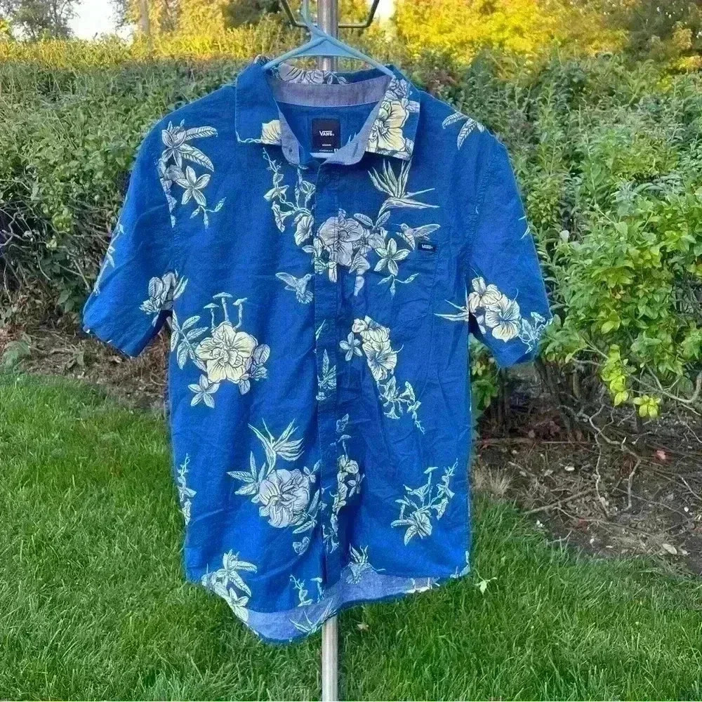 Van classic fit button up